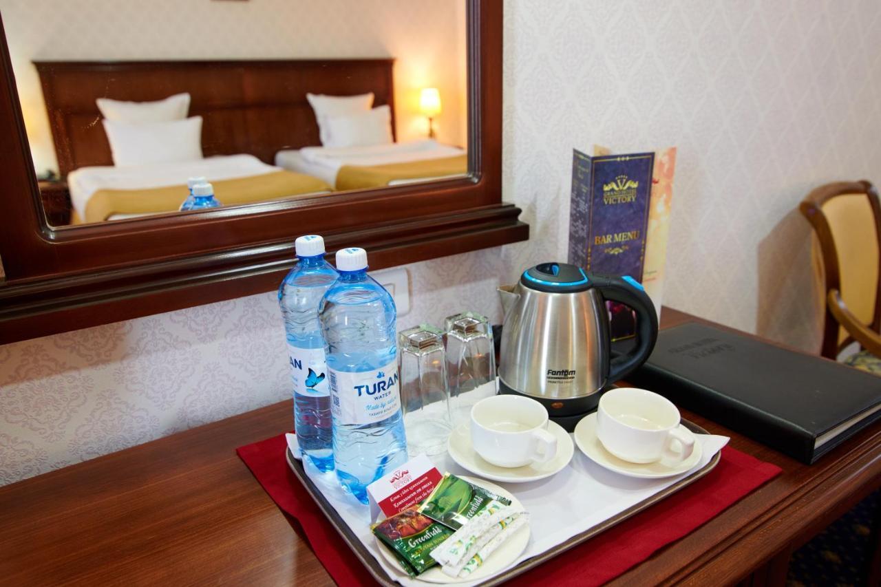 Grand Hotel Victory Актау Екстер'єр фото A kettle in a hotel room