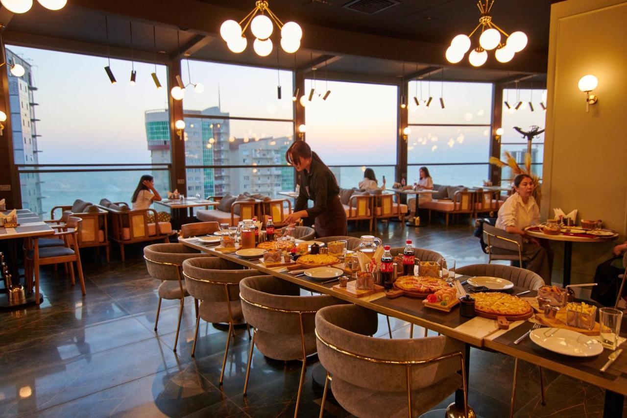 Grand Hotel Victory Актау Екстер'єр фото The restaurant