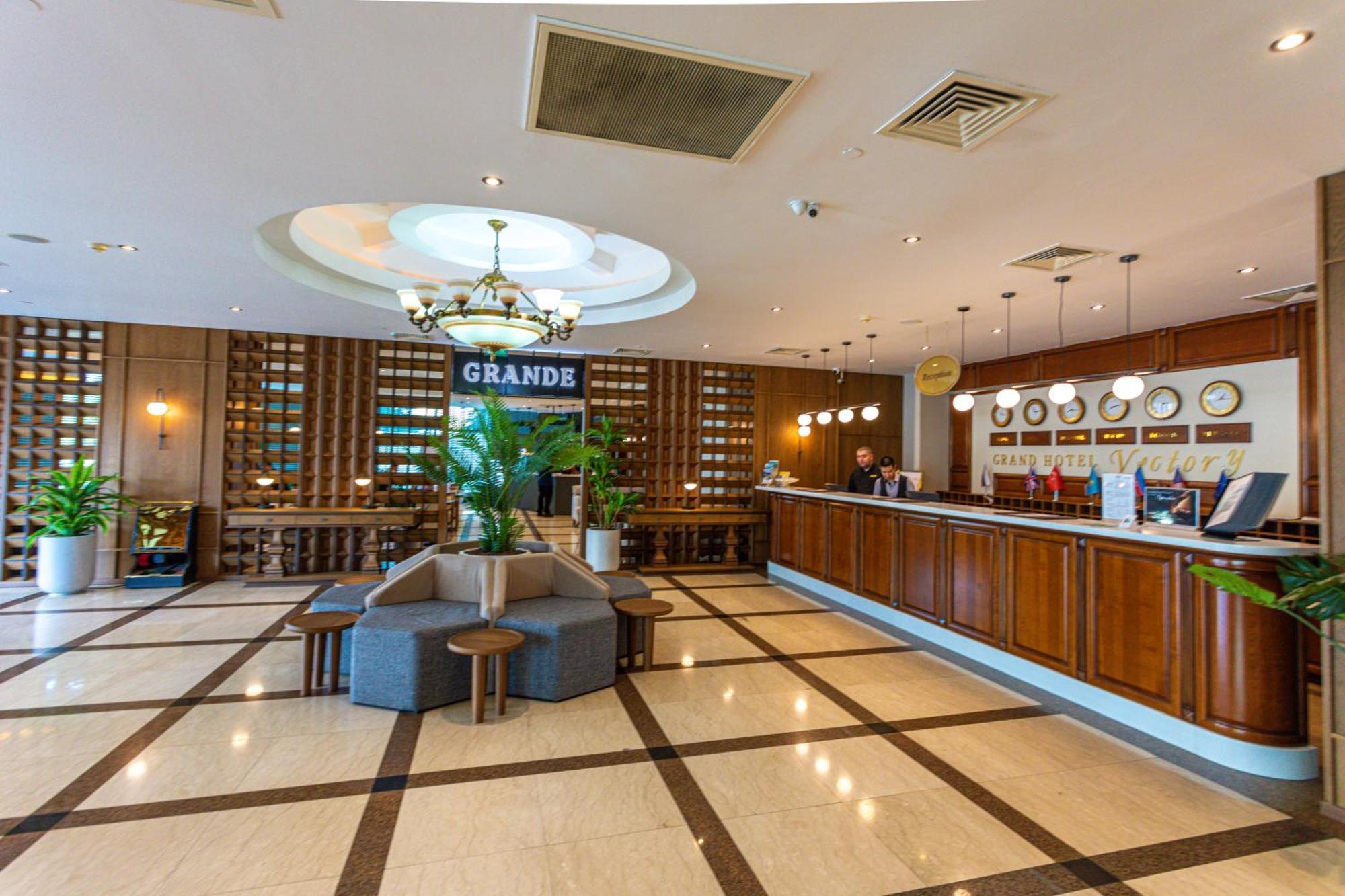 Grand Hotel Victory Актау Екстер'єр фото Lobby