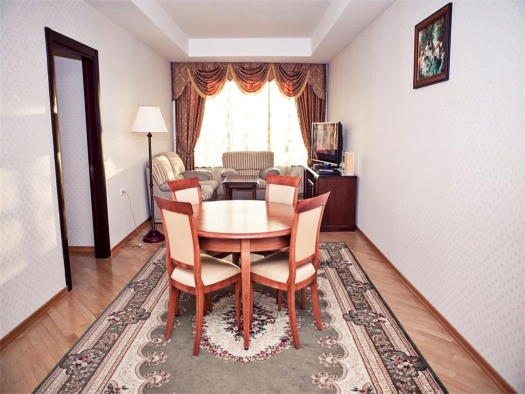Grand Hotel Victory Актау Екстер'єр фото A typical hotel room