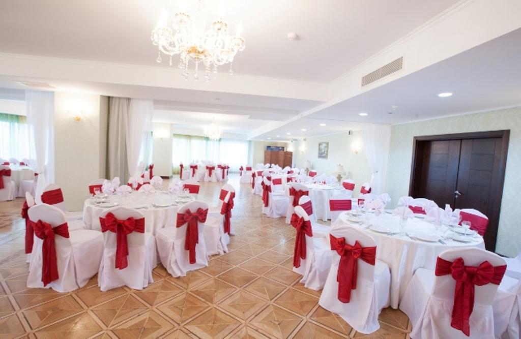Grand Hotel Victory Актау Екстер'єр фото A banquet hall