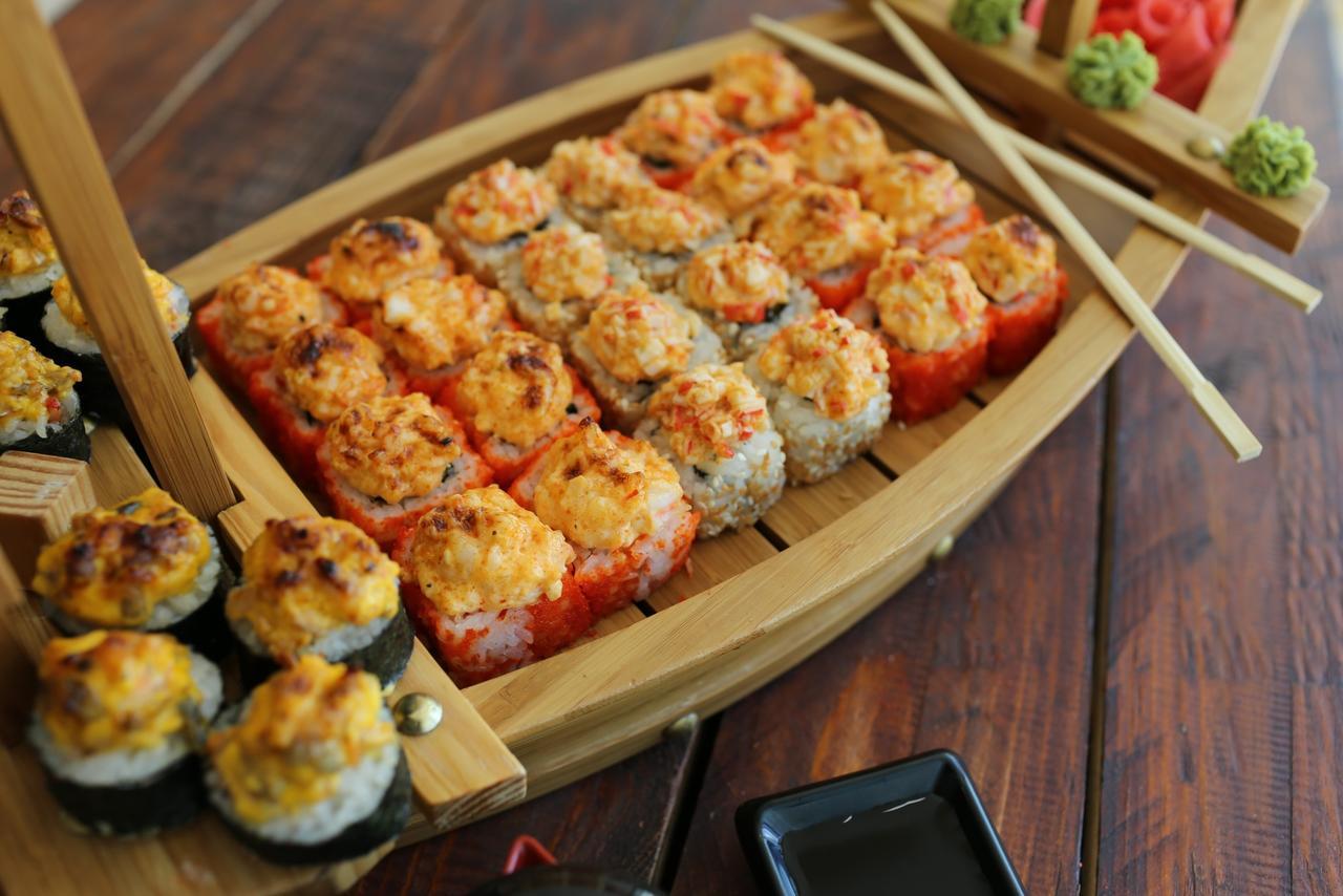 Grand Hotel Victory Актау Екстер'єр фото Baked sushi